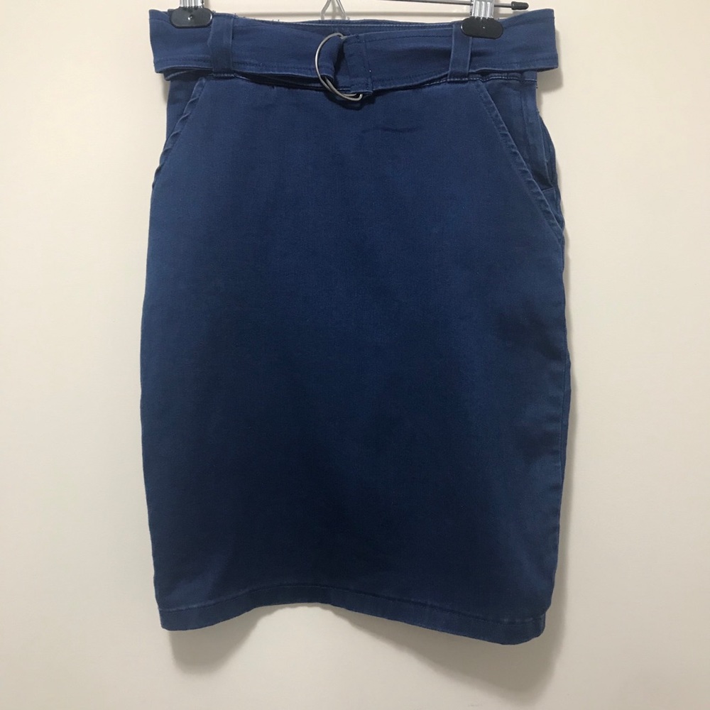 Forever 21 Stretch Denim Jean Skirt with Belt.